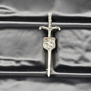 Pin de Kilt Escocés de Plata de Ley Vintage con Diseño de Espada Claymore y León, 71 mm de Largo, Metal de Alta Calidad para Usar con Tartán - Product Image 1