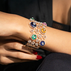Bracelet manchette de luxe en or rose avec saphir et diamant taillés en hexagone géométrique pour femme, bijoux de soirée - Product Image 3