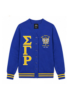 เสื้อคาร์ดิแกนคอวีผู้ชาย Sigma Gamma Rho แขนยาว ปักลายตัวอักษร สำหรับใส่ในฤดูใบไม้ร่วง สีน้ำเงิน-เหลืองลายทาง ผ้าอะคริลิกบุขนสัตว์ - Product Image 1
