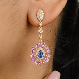 Boucles d'oreilles pendantes florales en or 18 carats avec saphirs roses et bleus et diamants - Product Image 6