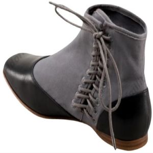 Venta al por mayor de calidad superior Stock de cuero genuino personalizado para mujer victoriano botas de encaje lateral - Product Image 1