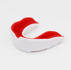 Protège-dents en silicone double couche Waseem Impex MG-002 blanc et rouge, moulable, équipement de protection sportive pour la boxe, les sports extrêmes - Product Image 1