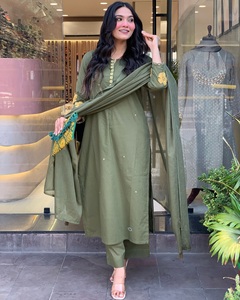 Ensemble Kurti traditionnel en soie Chanderi avec broderie, coupe ample, longueur au sol, pour mariage, pour femmes - Product Image 5