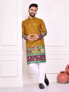 Colección Étnica de Chaniya Choli con Estampado de Lámina de Seda Patola de Diseñador Dola para Mujer - Product Image 4