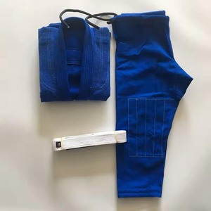 Kimono de Jiu Jitsu Rosa Personalizado para Mujer, 100% Algodón, Tejido Perlado, Ligero y de Alta Resistencia, Uniforme para Sparring Intenso - Product Image 2