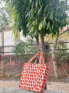 Bolsa de Compras Reutilizable Ecológica, Ligera, de Seda Vintage Hecha a Mano, con Diseño Acolchado para Mujer - FABRICATEFIZZ - Product Image 1