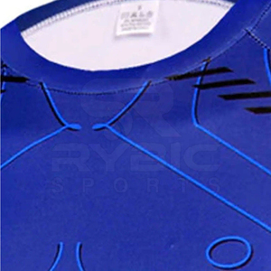 Vêtements de performance confortables, rashguard personnalisé par sublimation, matière flexible, design léger, vente directe d'usine - Product Image 4