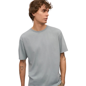 Camiseta de Manga Corta con Cuello Redondo para Hombre, Corte Regular Relajado, Espalda Lisa, Jersey Informal, Fabricación Personalizada OEM, Suministro de Fábrica de Ropa al por Mayor - Product Image 6