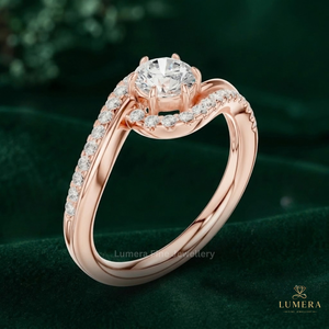 Anillo solitario de lujo con corte redondo, banda trenzada con diamantes pavé, engaste clásico de seis puntas, anillo personalizado para dama de honor - Product Image 5