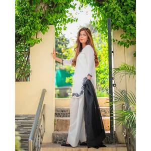 LG Women's Beautiful White Top and Bottom con Dupatta para fiestas Conjunto elegante - Product Image 3