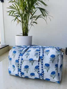 Sac de voyage sport en coton imprimé au bloc, matelassé, motif floral, sac de week-end fait main, 18x12x9 pouces, fermeture éclair, grande capacité - Product Image 1