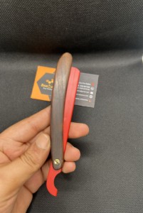 Saaqaans Enterprises - Navaja de Afeitar Profesional con Mango de Madera, Cuchilla de Acero Inoxidable Reemplazable, Personalizable - Product Image 6