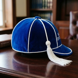 Casquette en velours bleu Mantic Enterprises avec pompon blanc, logo brodé à la main, style anglais, unisexe, pour adulte - Product Image 2