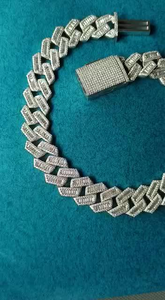 สร้อยข้อมือแบบ Cuban Link ดีไซน์ใหม่ ประดับเพชร VVS สองแถว ทอง 18K สำหรับทุกเพศ เหมาะเป็นของขวัญในโอกาสแต่งงาน ครบรอบ หรืองานปาร์ตี้ - Product Image 1