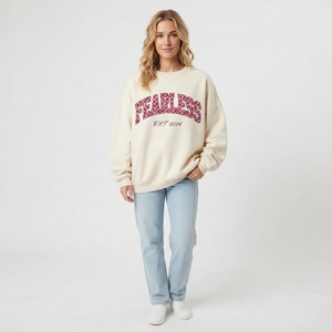 Sweat-shirt à col rond imprimé Fearless pour femme, en coton tricoté surdimensionné, couleur beige clair, manches longues, pour l'automne - Product Image 1