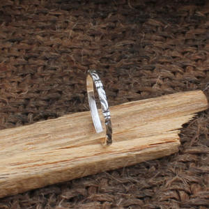 Bague en argent sterling 925 perlée, minimaliste, à points, sertie clos, pour femme, idéale pour mariage et fête, bijoux fins, vente en gros - Product Image 3