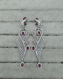 Pendientes de Araña Lucentarts con Forma de Flor y Piedras AD, de Latón Bañado en Rodio Plateado, Estilo Étnico, Joyería para Aniversario - Product Image 3