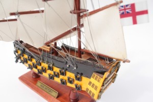 Maqueta del Barco HMS Victory Lord Horatio Nelson, Hecha a Mano, Pintada y Pulida, de 20 cm, para Regalo o Decoración de Mesa - Product Image 6