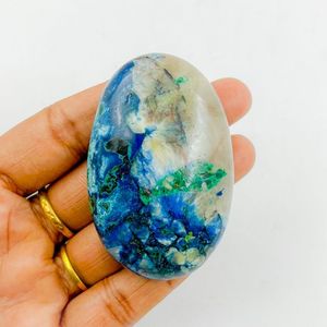 หินคริสโซคอลล่าทรงกลมแบนขัดเงาไร้รอยต่อ ทำด้วยมือ รุ่นควอนตัมควอทโทร ชาคราลูเม่ เนเชอรัล สำหรับการบำบัดด้วยคริสตัลเรกิ - Product Image 1