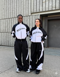 ชุดวิ่งสะท้อนแสงสำหรับผู้ชายแบบ OEM จำนวนมาก ชุดกันลมน้ำหนักเบาจากโรงงานโดยตรง ชุดไนลอนสำหรับผู้ชาย - Product Image 6