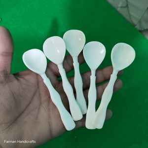 Cuillère en os de buffle blanc de luxe, petite, faite à la main, artisanale, naturelle, pour la cuisine et la salle à manger, à prix avantageux - Product Image 1