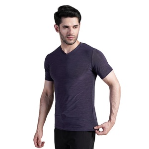 Camisetas de verano para hombre, camisetas de alta calidad con forma de cuello redondo para hombre, ropa en stock, ropa de moda a granel 2025, camiseta informal para hombre - Product Image 1