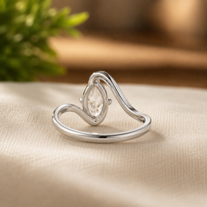 Anillo de Compromiso Chapado en Oro Amarillo de 14K, Anillo de Aniversario con Diamante de Corte Ovalado, Moissanita con Engaste de Tensión, Joyería de Lujo - Product Image 3