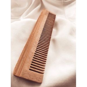 Peine para Cabello de Madera de Neem Ecológico, Herramienta Anti-Frizz para Desenredar Cabello Largo y Grueso, Producto Artesanal de Bambú - Product Image 6