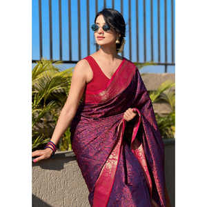 ชุดราตรีผ้าซาหรีสีน้ำเงินกรมท่า ผ้าไหมแคชเมียร์เนื้อนุ่ม ปักดิ้นลายตัดกัน ดีไซน์หรูหรา - Product Image 5