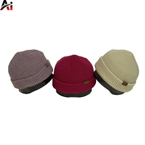 Gorros de punto personalizados al por mayor, con logotipo de marca OEM, gorros de invierno cálidos de acrílico para adultos, directo de fábrica. - Product Image 3