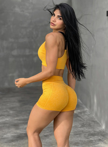 Conjunto de 2 piezas para mujer, personalizado, color escarlata, OEM, con bolsillo Ascend, pantalones cortos suaves, elásticos, de compresión y cintura alta, ¡muy vendido! - Product Image 4