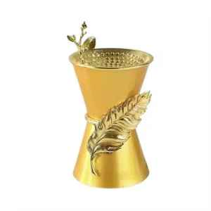 Quemador de incienso de lujo Barira Homes, de metal dorado, con forma de reloj de arena, tapa de malla con plumas, para incienso Oud, carbón y olíbano, ecológico. - Product Image 1