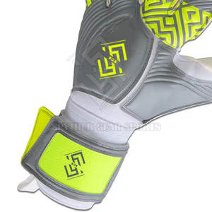 Gants de gardien de but professionnels en latex, design respirant et confortable, contrôle avancé, pour les matchs compétitifs et l'entraînement quotidien - Product Image 2