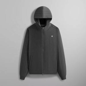 Veste à capuche rayée pour homme, style streetwear décontracté, 100% coton, coupe ample, logo brodé, tissu doux et confortable pour l'hiver - Product Image 1