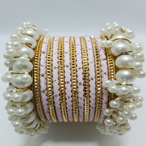 Ensemble de bracelets ornés de perles roses et dorées avec un motif diamanté pour femmes - Product Image 1