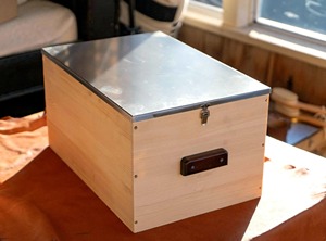 Wooden <b>Storage</b> <b>Box</b> with Metal Lid Rectangular Design for Sundries 5-10 kg Capacity Hinged Closure And Home Organization - Product Image 4