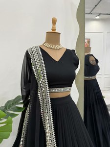 Nouvelle conception moderne, lehenga choli en fausse fourrure noire confortable pour femmes, avec évacuation de l'humidité, pour les mariages, les fêtes et les festivals - Product Image 6