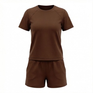Ensemble 2 pièces pour femme, t-shirt sport marron uni à manches courtes et short au-dessus du genou, col rond, séchage rapide, polyester tricoté - Product Image 1