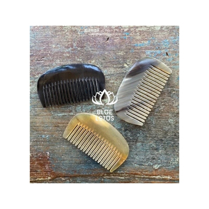 Peigne en corne le plus demandé pour les services de coiffure professionnels et les kits d'équipements de soins personnels fiables et durables - Product Image 1
