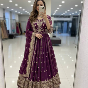 ชุดแต่งงานแบบดั้งเดิมของผู้หญิงอินเดียและปากีสถาน ผ้าจอร์เจตต์ฟ็อกซ์เนื้อหนัก งานปักลายทันสมัย แห้งเร็ว ทรงปกติ Kurta/P - Product Image 1