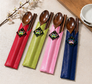 Set di cucchiaio e bacchette coreani dal design tradizionale, stile K, stoviglie in stile coreano. - Product Image 2