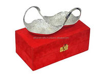 Bol décoratif en laiton plaqué argent en forme de feuille avec cuillère – Plat à collation en laiton finement sculpté fait main dans une boîte en velours rouge