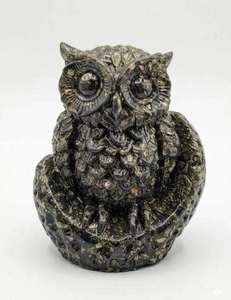 Pirámide de orgonita artesanal con pirita en forma de media luna y búho, generador de energía de piedras preciosas metálicas para el éxito financiero y la manifestación de la riqueza. - Product Image 3