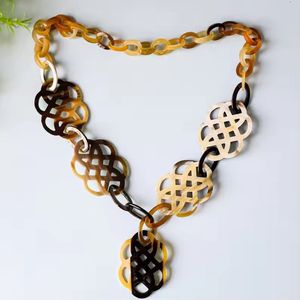 Collier tendance Y2K en corne de buffle polie, pendentif en corne de vache marbrée noire, style moderne rustique bohème, vente en gros - Product Image 4