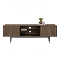 Mueble de TV Moderno de Madera Maciza con Estantes Abiertos para una Sala de Estar Acogedora