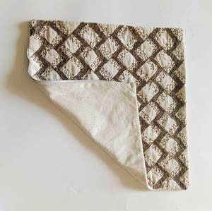 Fundas de cojines modernas con estampados vibrantes, tela de algodón transpirable y cremalleras ocultas, lo que las convierte perfectas para sofás y camas. - Product Image 3