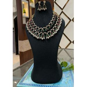 Elegante Juego de Collar y Aretes Kundan de Lujo para Mujer, Chapado en Oro de Primera Calidad con Circonitas, Regalo de Compromiso o Boda - Product Image 2