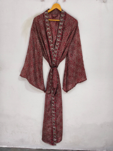 Robe longue kimono en soie Bridel, patchwork, pour couvrir le bikini, vêtement de nuit, kimono en sari indien vintage recyclé fait main - Product Image 5