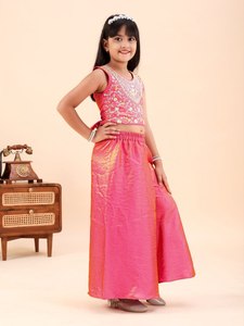Ensemble haut sans manches brodé et palazzo pour filles, protection solaire, extensible, en tissu SINDOOR MONO, idéal pour les tenues de mariage et de fête - Product Image 1