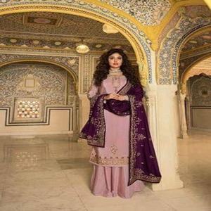 Traje Salwar Dupatta de muselina satinada tradicional india de alta calidad y a la moda con bordados, a precio de mayorista. - Product Image 1